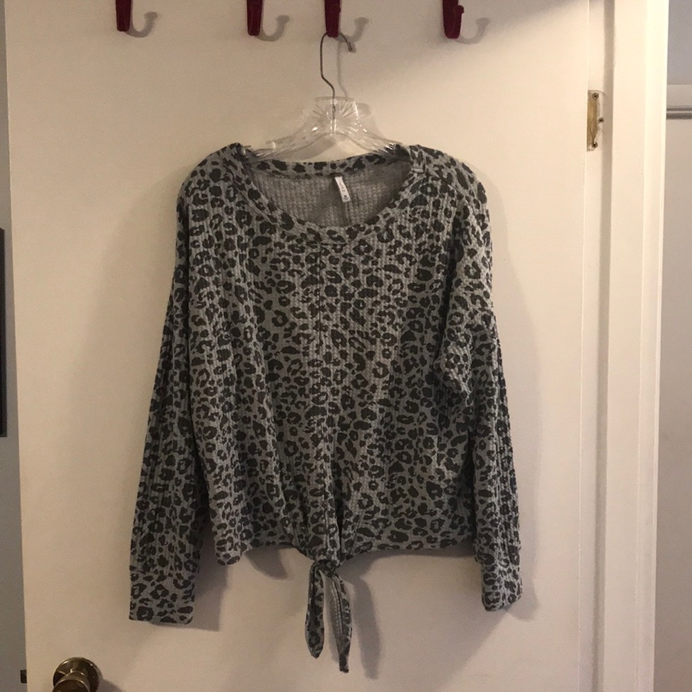 Z Supply grey giraffe print thermal top